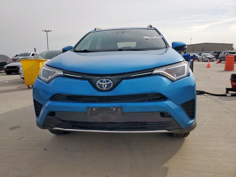 JTMRJREV7JD216077 - 2018 TOYOTA RAV4 HV LE BLUE photo 5