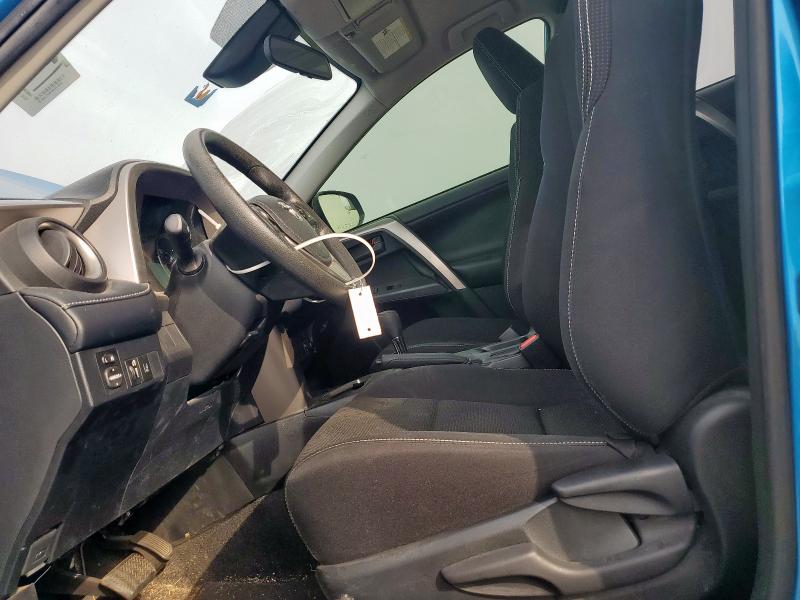 JTMRJREV7JD216077 - 2018 TOYOTA RAV4 HV LE BLUE photo 7