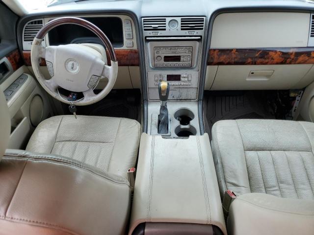 5LMFU27R63LJ21979 - 2003 LINCOLN NAVIGATOR 白色 照片 8