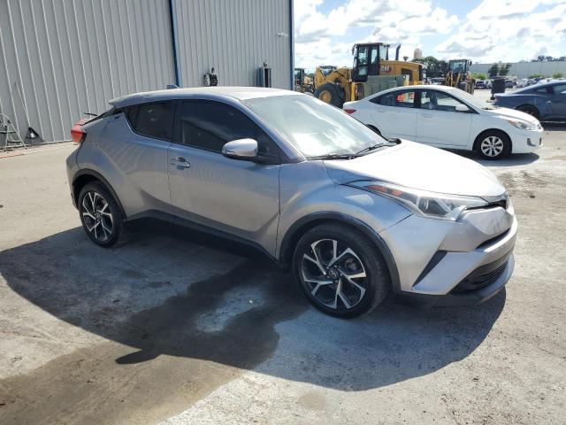 NMTKHMBXXKR078674 - 2019 TOYOTA C-HR XLE ვერცხლისფერი ფოტო 4