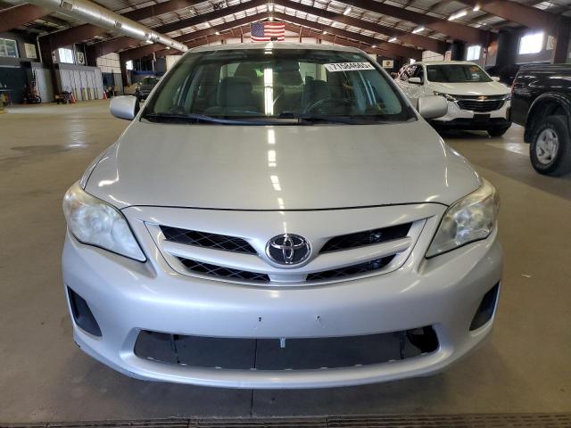 2T1BU4EE5DC958572 - 2013 TOYOTA COROLLA BASE SILVER photo 5