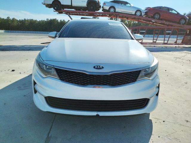 5XXGT4L36GG053586 - 2016 KIA OPTIMA LX WHITE photo 5