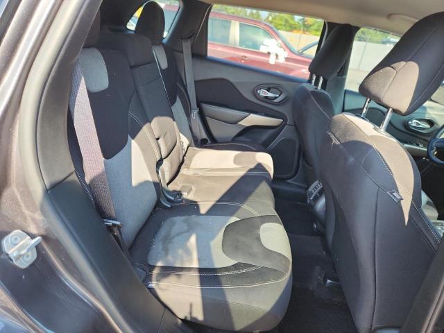 1C4PJMCB2JD586663 - 2018 JEEP CHEROKEE LATITUDE ნაცრისფერი ფოტო 11