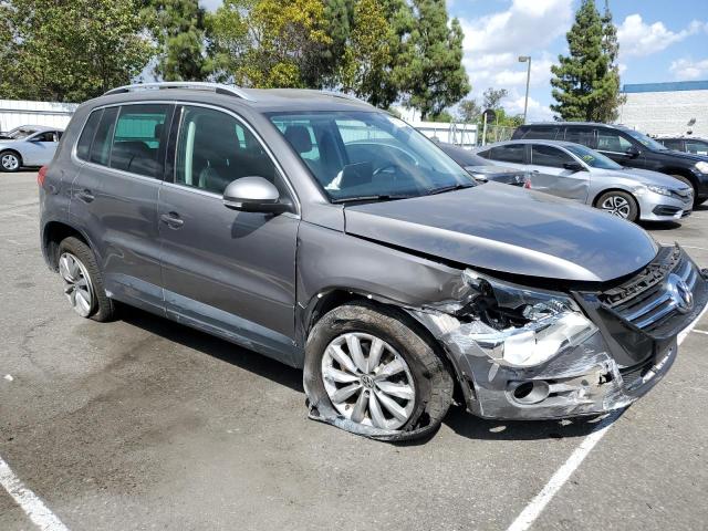 WVGAV7AX5BW555886 - 2011 VOLKSWAGEN TIGUAN S GRAY photo 4