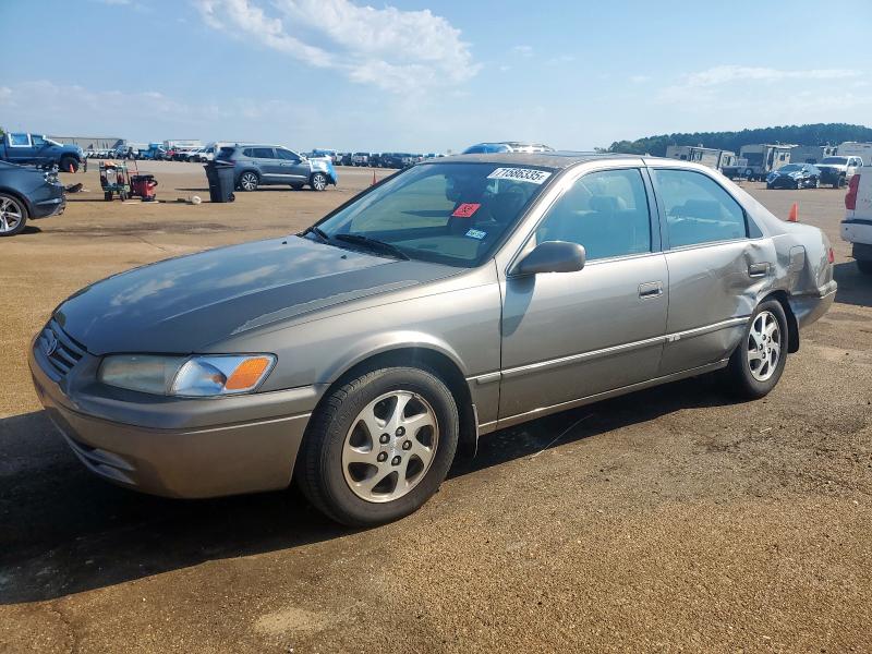 1999 TOYOTA CAMRY LE, 