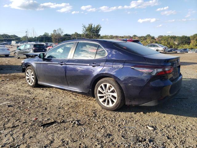 4T1C11AK5MU488730 - 2021 TOYOTA CAMRY LE BLUE photo 2