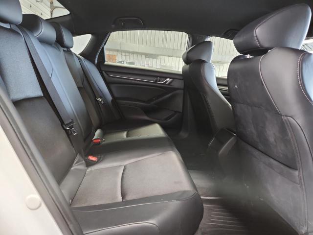 1HGCV1F38JA196000 - 2018 HONDA ACCORD SPORT WHITE photo 10