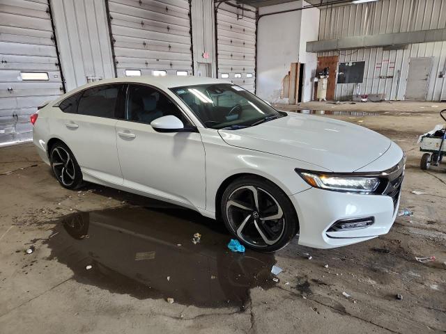 1HGCV1F38JA196000 - 2018 HONDA ACCORD SPORT WHITE photo 4