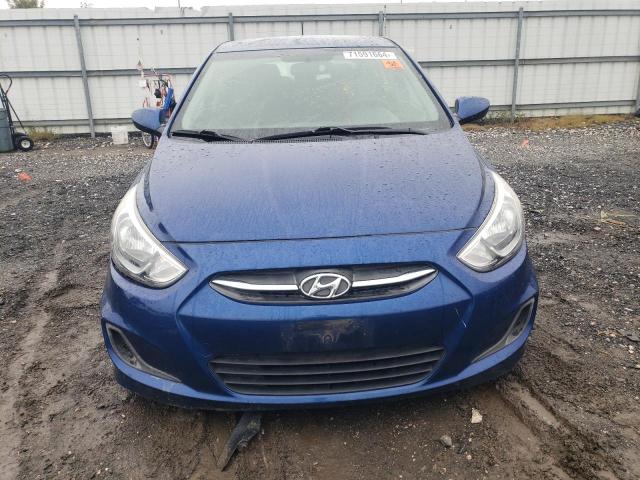 KMHCT5AE2HU311117 - 2017 HYUNDAI ACCENT SE BLUE photo 5