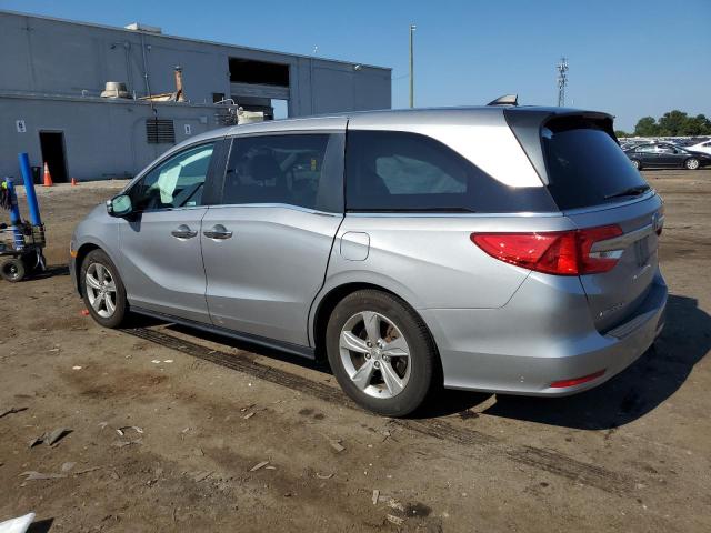 5FNRL6H72JB054924 - 2018 HONDA ODYSSEY EXL Srebrny zdjęcie 2