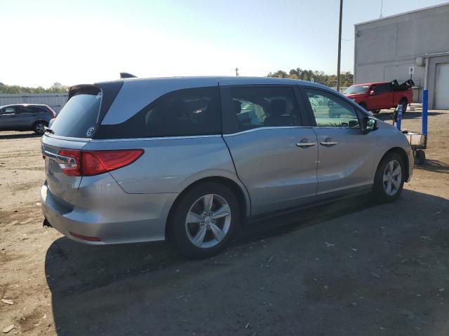 5FNRL6H72JB054924 - 2018 HONDA ODYSSEY EXL Srebrny zdjęcie 3