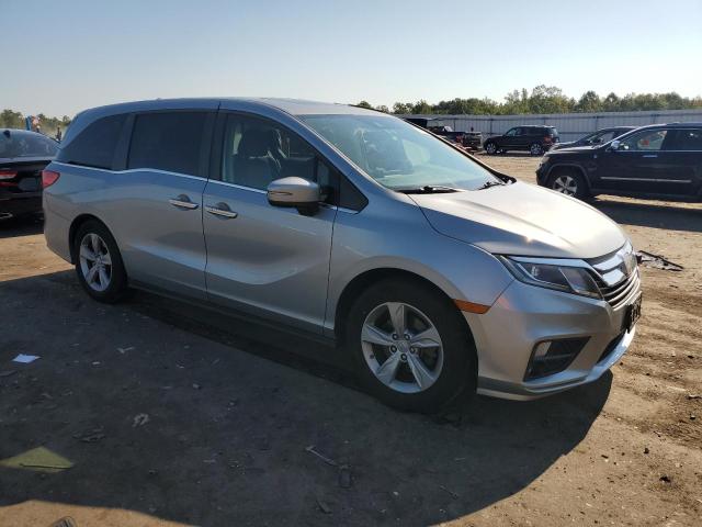 5FNRL6H72JB054924 - 2018 HONDA ODYSSEY EXL Srebrny zdjęcie 4