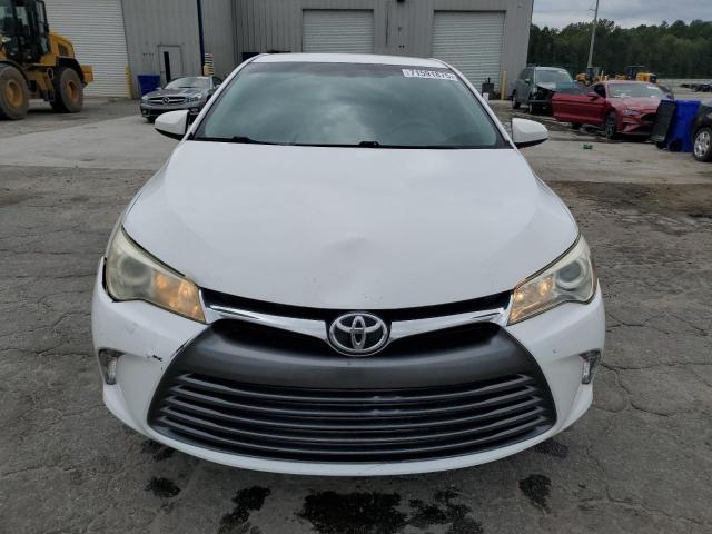 4T1BF1FKXHU279320 - 2017 TOYOTA CAMRY LE WHITE photo 5