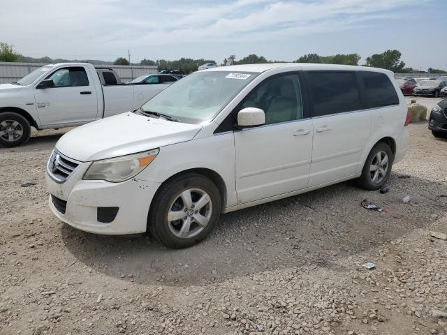 2010 VOLKSWAGEN ROUTAN SE, 