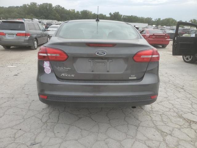 1FADP3FE6JL240919 - 2018 FORD FOCUS SE Gris foto 6