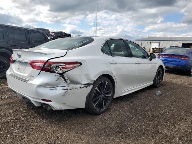 4T1B61HKXJU133034 - 2018 TOYOTA CAMRY XSE WHITE photo 3