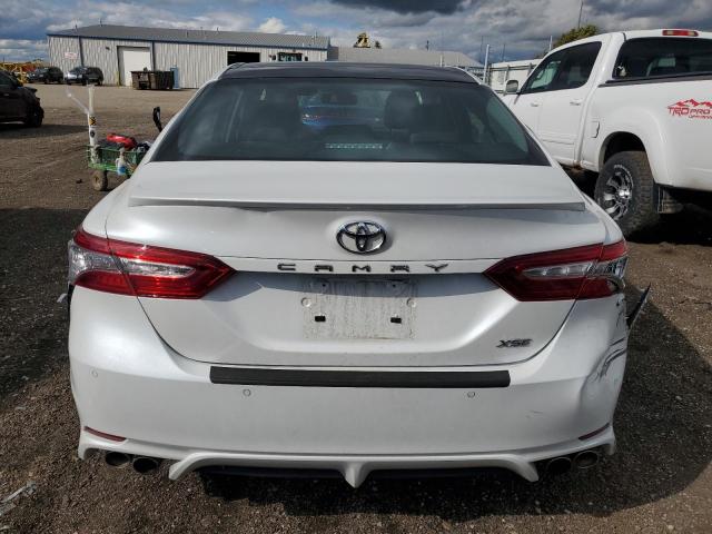 4T1B61HKXJU133034 - 2018 TOYOTA CAMRY XSE WHITE photo 6