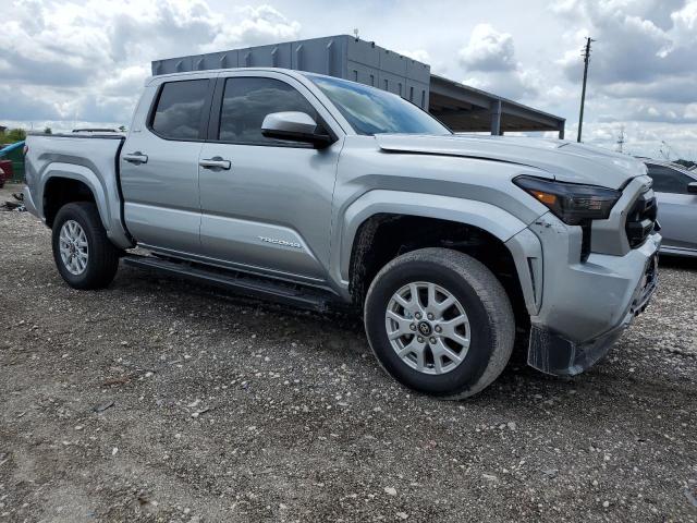 3TYLB5JNXRT060204 - 2024 TOYOTA TACOMA DOUBLE CAB SILVER photo 4