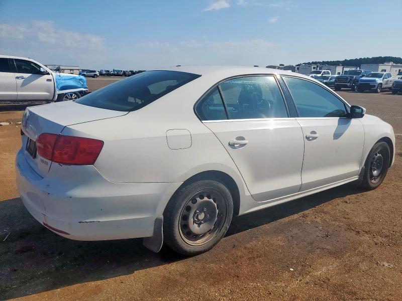 3VWDX7AJ8DM417699 - 2013 VOLKSWAGEN JETTA SE WHITE photo 3
