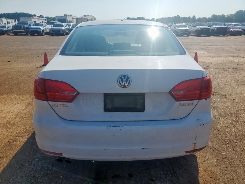 3VWDX7AJ8DM417699 - 2013 VOLKSWAGEN JETTA SE WHITE photo 6