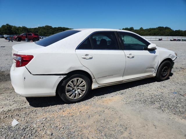 4T1BF1FK5CU151320 - 2012 TOYOTA CAMRY BASE WHITE photo 3