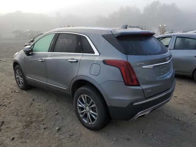 1GYKNDR48NZ124974 - 2022 CADILLAC XT5 PREMIUM LUXURY GRAY photo 2