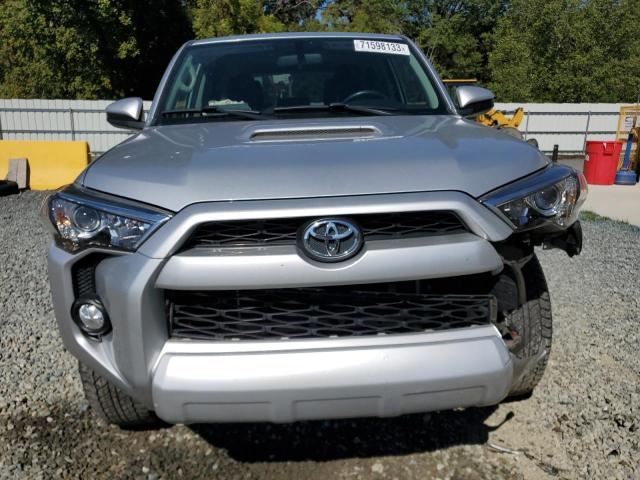 JTEBU5JR8J5515979 - 2018 TOYOTA 4RUNNER SR5/SR5 PREMIUM 银色 照片 5