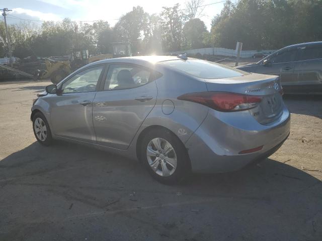 5NPDH4AEXGH794160 - 2016 HYUNDAI ELANTRA SE SILVER photo 2