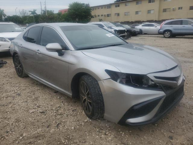 4T1G11AKXPU790780 - 2023 TOYOTA CAMRY SE NIGHT SHADE SILVER photo 4