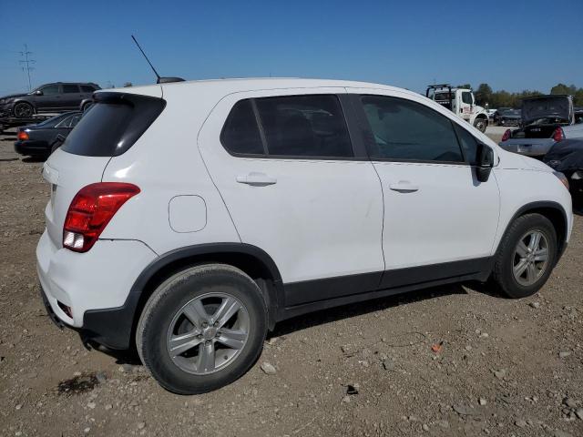 3GNCJKSB6LL324248 - 2020 CHEVROLET TRAX LS WHITE photo 3