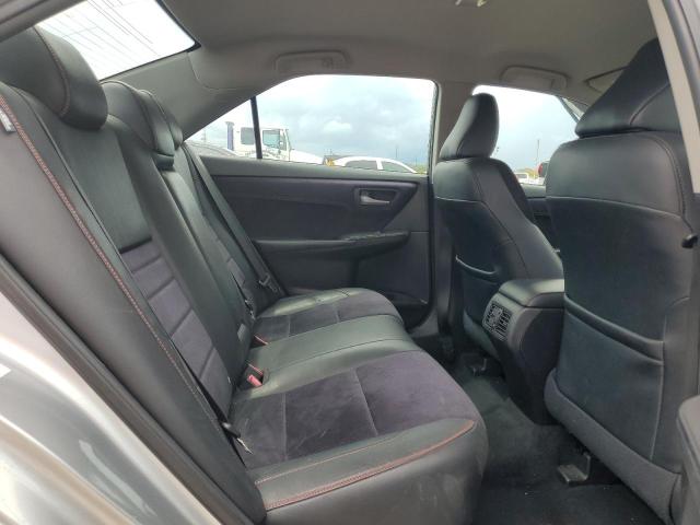 4T1BF1FKXFU905087 - 2015 TOYOTA CAMRY LE 银色 照片 10