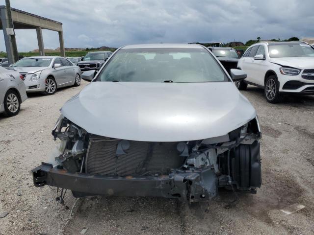 4T1BF1FKXFU905087 - 2015 TOYOTA CAMRY LE 银色 照片 5