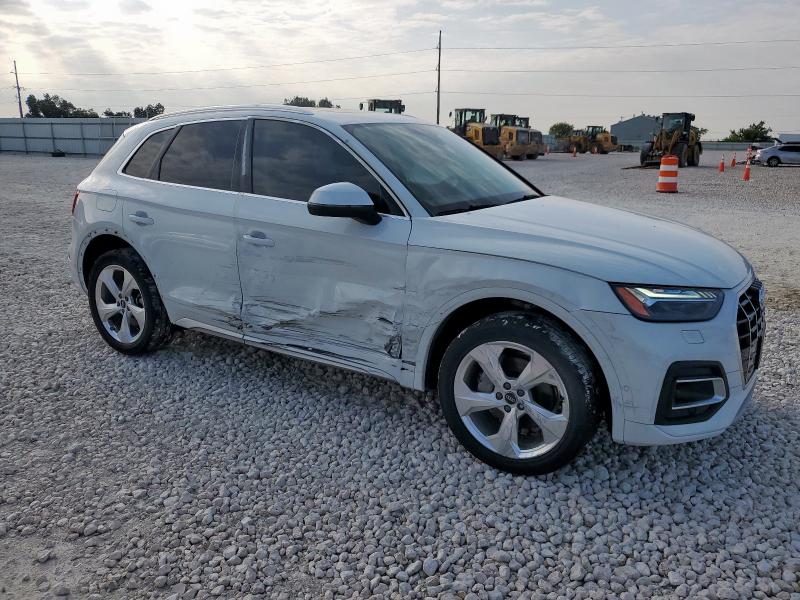 WA1CAAFY0M2010108 - 2021 AUDI Q5 PRESTIGE WHITE photo 4