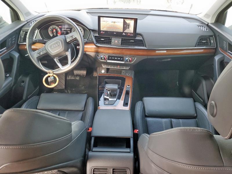 WA1CAAFY0M2010108 - 2021 AUDI Q5 PRESTIGE WHITE photo 8