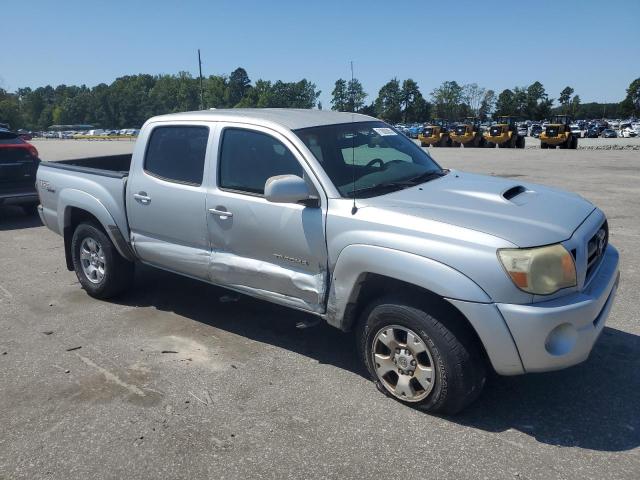 3TMJU4GN6AM093347 - 2010 TOYOTA TACOMA DOUBLE CAB PRERUNNER SILVER photo 4