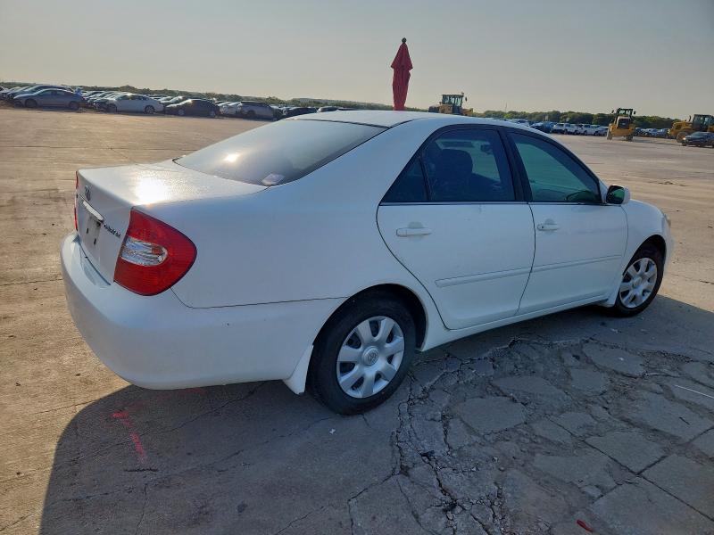 4T1BE32KX2U029264 - 2002 TOYOTA CAMRY LE WHITE photo 3