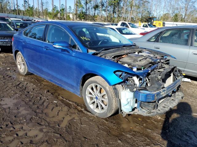 3FA6P0PU6HR160898 - 2017 FORD FUSION SE PHEV BLUE photo 4