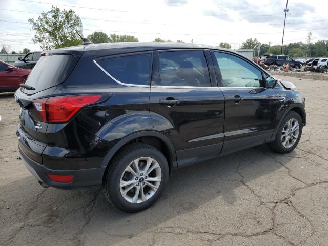 1FMCU9GD9KUC50861 - 2019 FORD ESCAPE SE შავი ფოტო 3