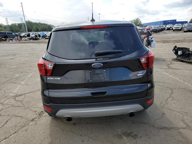 1FMCU9GD9KUC50861 - 2019 FORD ESCAPE SE შავი ფოტო 6