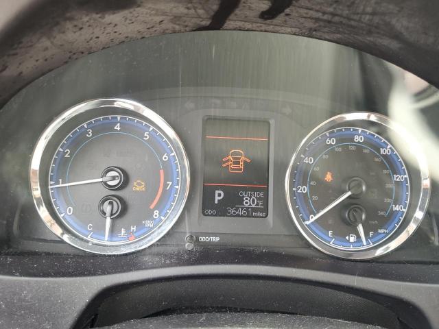 5YFBURHE1JP839020 - 2018 TOYOTA COROLLA L ვერცხლისფერი ფოტო 9