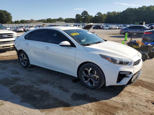 3KPF24AD2ME281423 - 2021 KIA FORTE FE WHITE photo 4