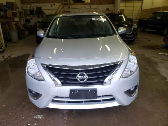 3N1CN7AP9GL875418 - 2016 NISSAN VERSA S SILVER photo 5