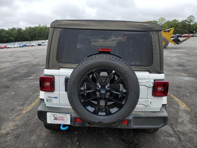1C4JJXP60NW276090 - 2022 JEEP WRANGLER U SAHARA 4XE WHITE photo 6