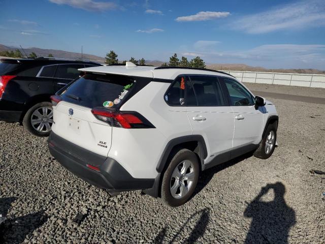 4T3RWRFV4MU037096 - 2021 TOYOTA RAV4 XLE 白色 照片 3