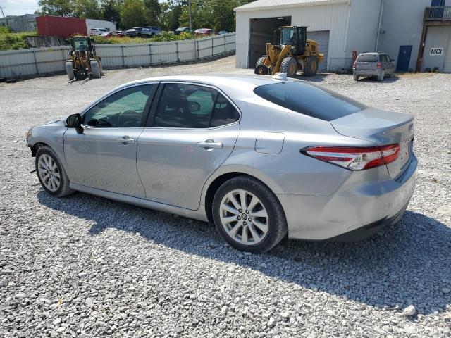 4T1B11HK2KU189887 - 2019 TOYOTA CAMRY L SILVER photo 2