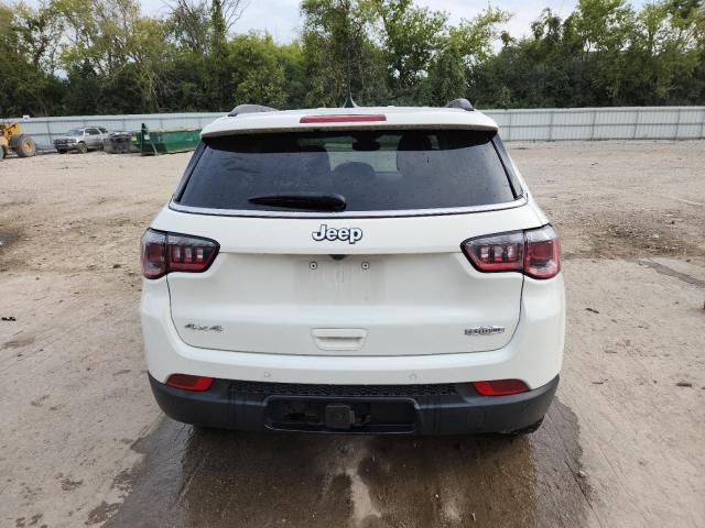 3C4NJDBB9JT331317 - 2018 JEEP COMPASS LATITUDE 白色 照片 6