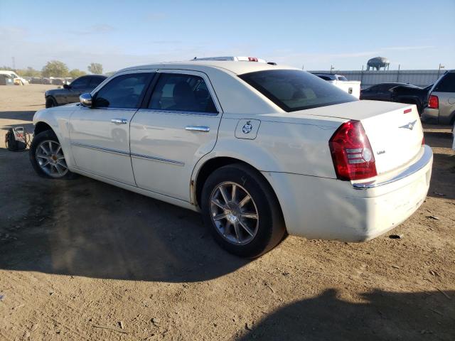 2C3CK3CV1AH118785 - 2010 CHRYSLER 300 LIMITED WHITE photo 2