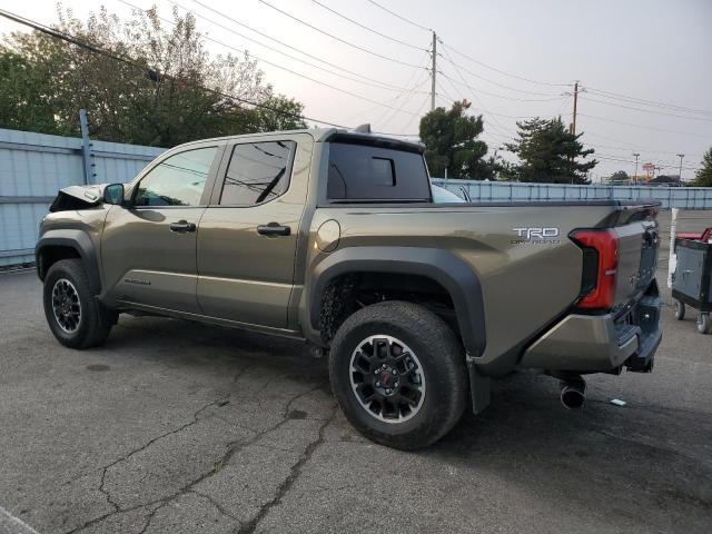 3TYLC5LN3RT006236 - 2024 TOYOTA TACOMA DOUBLE CAB BROWN photo 2