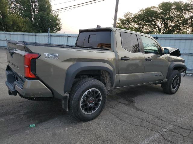 3TYLC5LN3RT006236 - 2024 TOYOTA TACOMA DOUBLE CAB BROWN photo 3