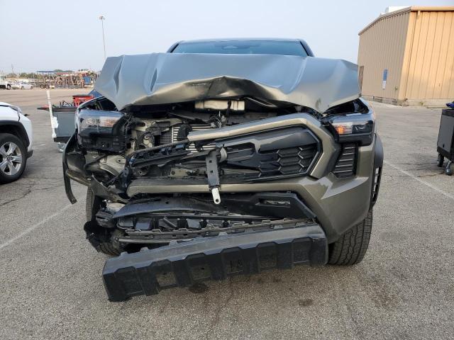 3TYLC5LN3RT006236 - 2024 TOYOTA TACOMA DOUBLE CAB BROWN photo 5